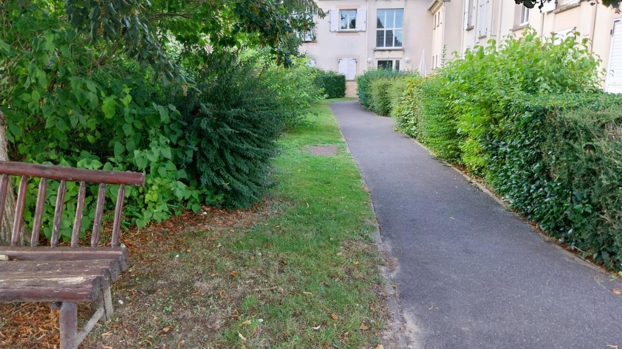 Appartement Cosy - Disneyland & Villages Nature Villeneuve-Saint-Denis Eksteriør bilde